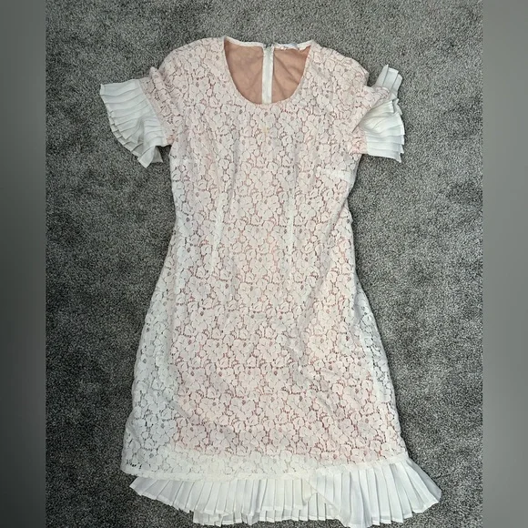chinese dress ladies Ti Amo Lace Bust Long Sleeve Mini Dress White